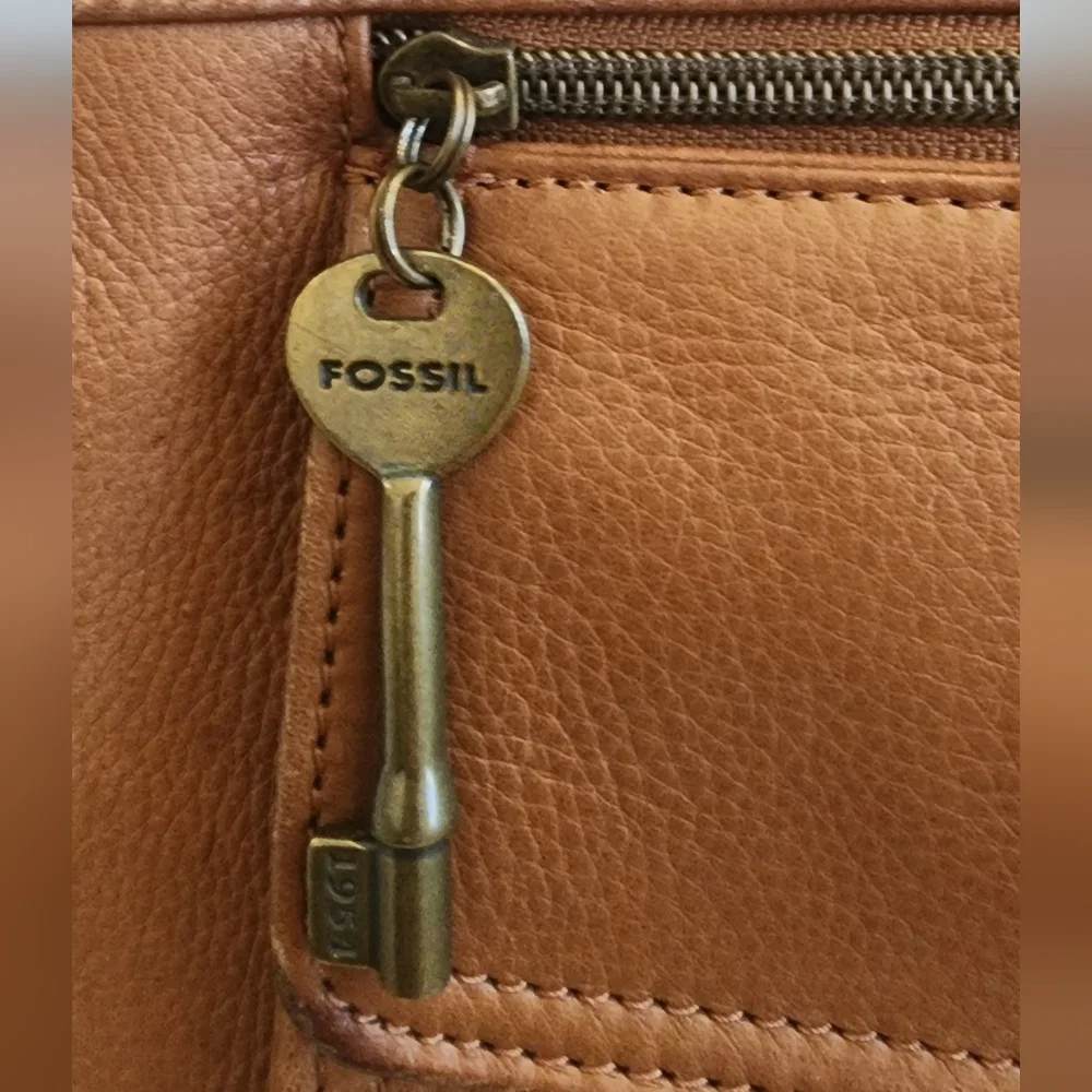 Fossil stylish brown